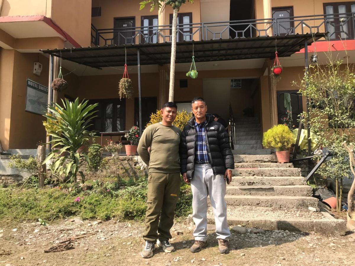 Hotel Sweetland Sauraha Luaran gambar
