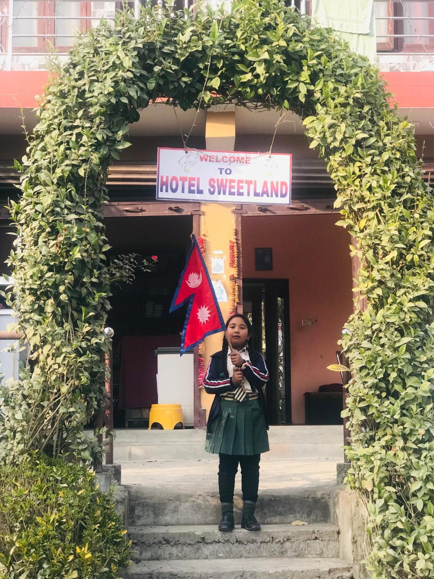 Hotel Sweetland Sauraha Luaran gambar