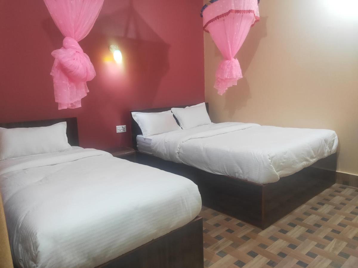 Hotel Sweetland Sauraha Luaran gambar